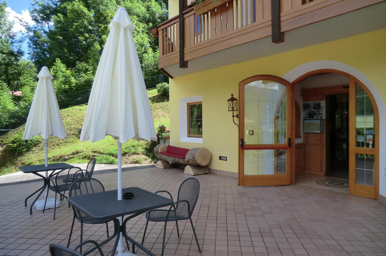 Garni Costa Verde Bocenago ภายนอก รูปภาพ